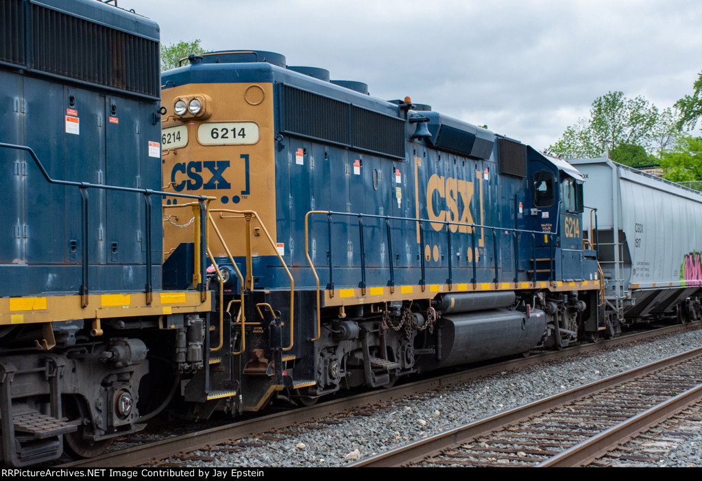 CSX 6214 trails on L012 